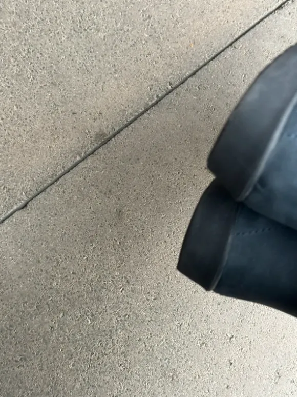 dunkelblaue Helvesko Schnürschuhe Modell Mabel aus Leder mit Lochmuster
