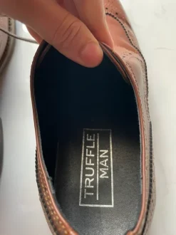 Dunkelbraune Herrenschuhe