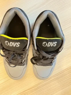 Dvs skate shoes