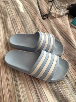 Echte Adidas slippers