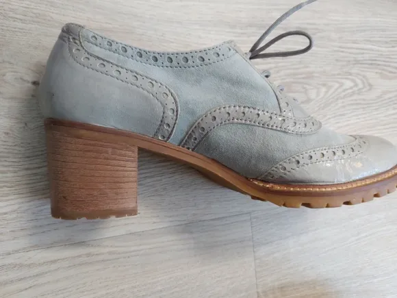 Edle Brogue-Schnürschuhe mit Absatz | Hellgrau / Blau | Vintage Look | Gr. 40