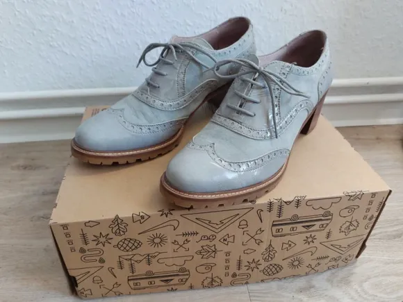 Edle Brogue-Schnürschuhe mit Absatz | Hellgrau / Blau | Vintage Look | Gr. 40