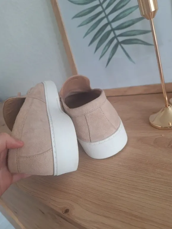 Edle Wildleder-Lofer in Beige