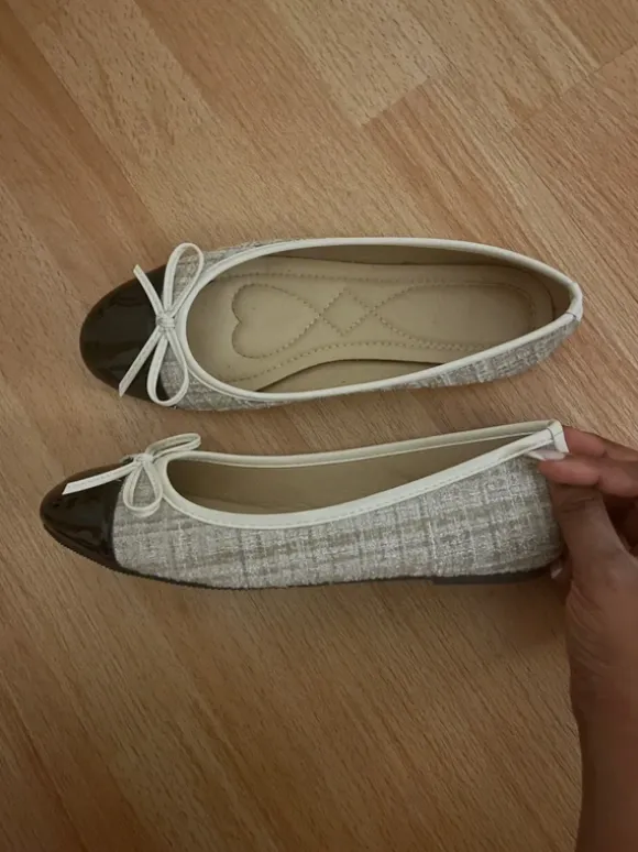 Elegant ballerinas in Creme weiß