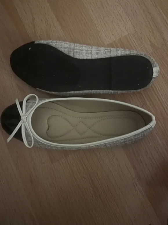 Elegant ballerinas in Creme weiß