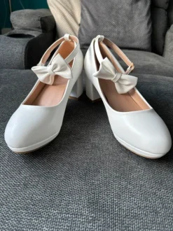 Elegante Absatzschuhe mit Schleife *New*