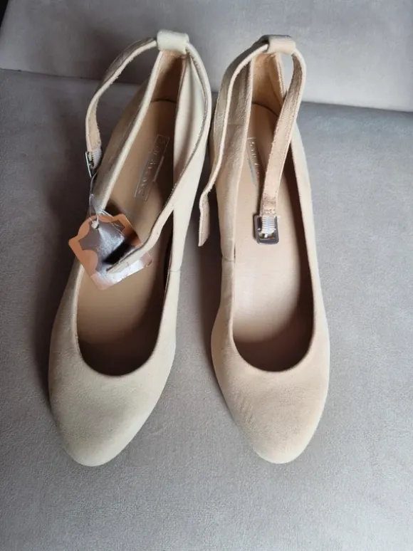 Elegante Damen Pumps Beige Wildleder-Optik – Neu & Ungetragen
