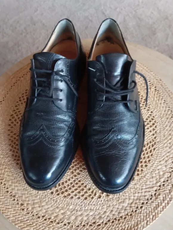 Elegante Gallus Herrenschuhe in Schwarz, Größe UK 9,5 (ca. EU 43–44)