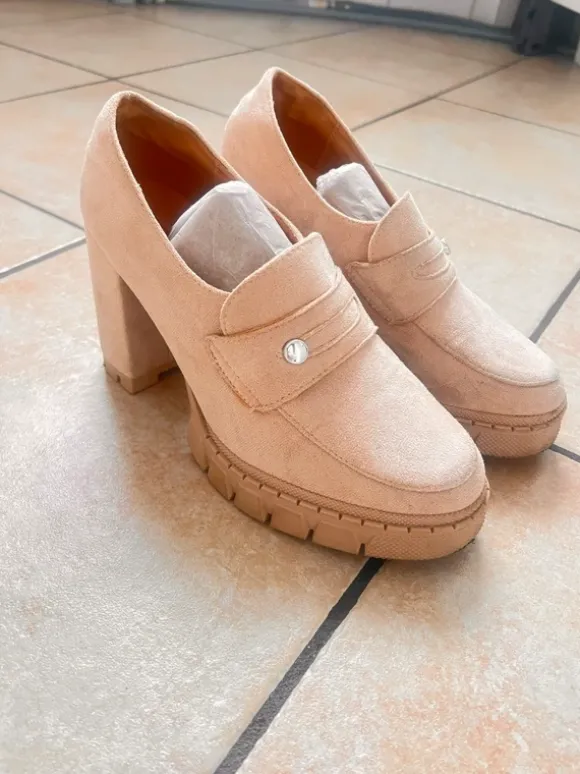 Elegante Halb Schuhe / Pumps in Beige