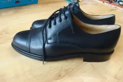 Elegante schwarze Schuhe, UK 9, Größe 43, MJohn