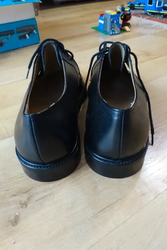 Elegante schwarze Schuhe, UK 9, Größe 43, MJohn