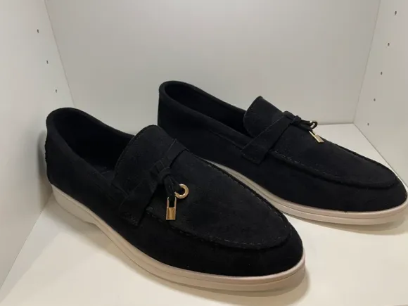 Elegante schwarze Slipper – neu
