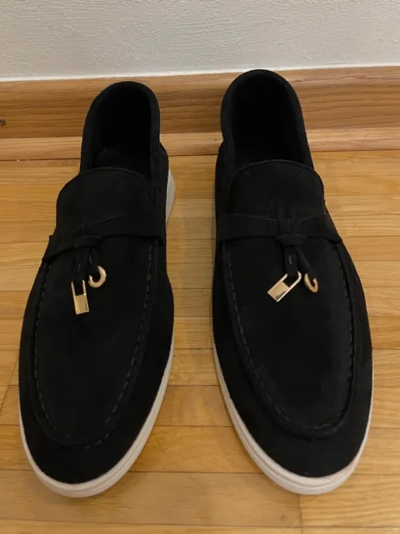 Elegante schwarze Slipper – neu