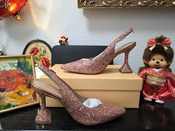 Elegante und bequeme altrosa Schuhe mit Riemen
