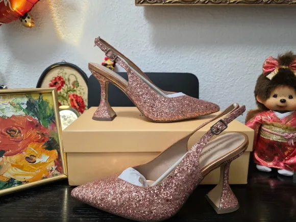 Elegante und bequeme altrosa Schuhe mit Riemen