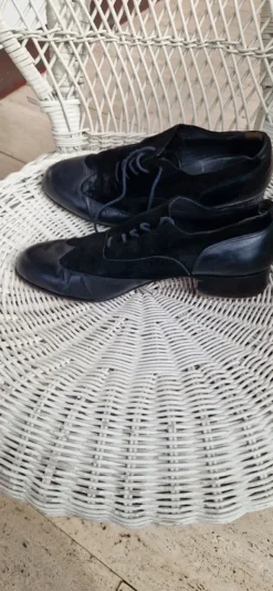 eleganter Brogues Lederschuh