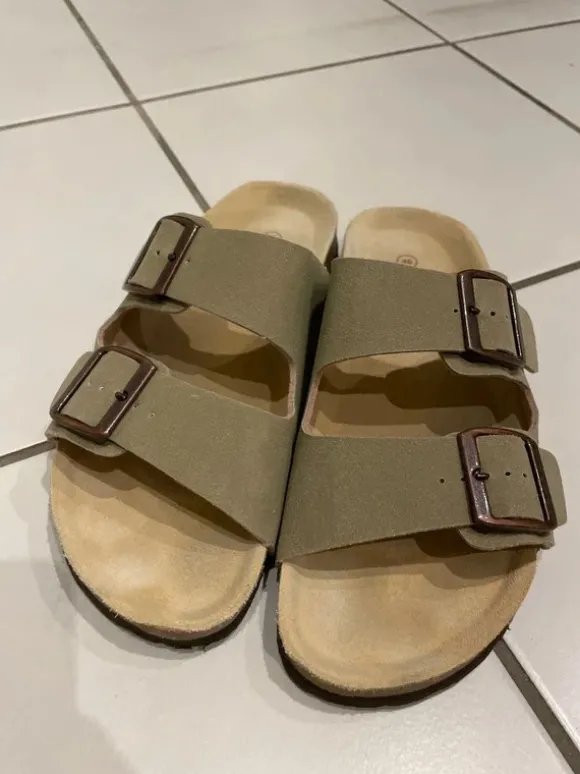 Ernstings/Gina aktuelle Sandalen Khaki Gr 40