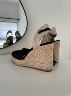 Espadrille sleehakken met strik om de kuiten