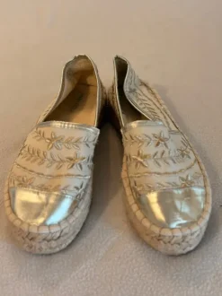 Espadrilles in gold