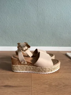 Espadrilles-Sandalen mit leichtem Keilabsatz 36