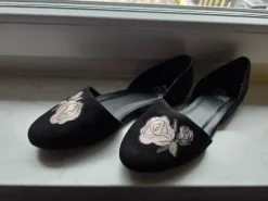 Even&Odd Ballerinas mit Rosenstickerei Schwarz | Gr. 40