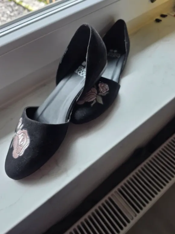 Even&Odd Ballerinas mit Rosenstickerei Schwarz | Gr. 40
