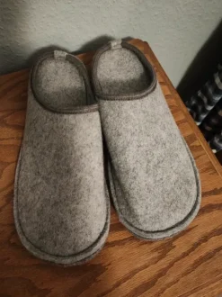 Felt slippers/ Filzpantoffeln 41