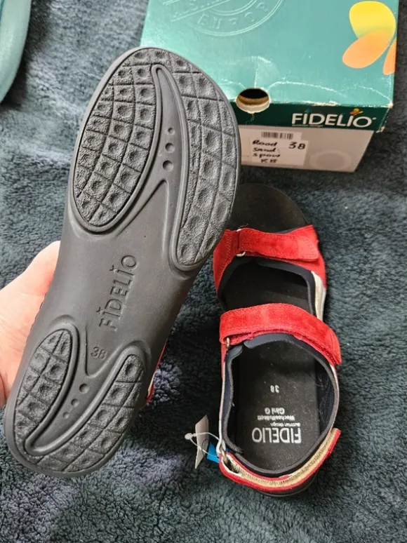 Fidelio sandals