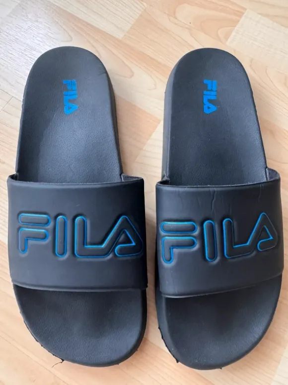 Fila Badeschlappen / Slides Schwarz-Blau – Gr. 45