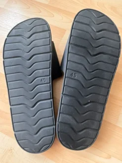 Fila Badeschlappen / Slides Schwarz-Blau – Gr. 45