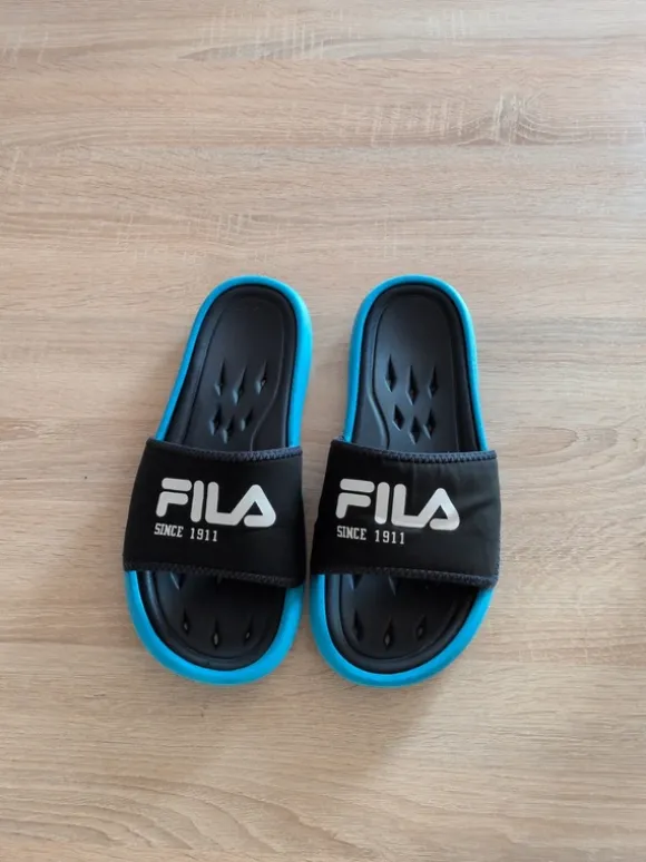 Fila Flip Flops / Bath shoes Men Size 43