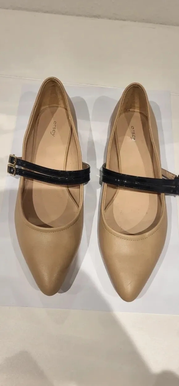 flache Mary-Jane-Schuhe