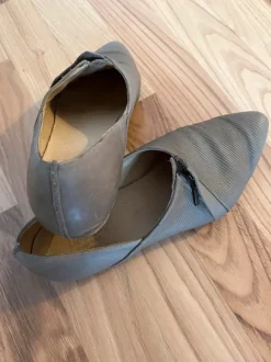 Flat grey shoes