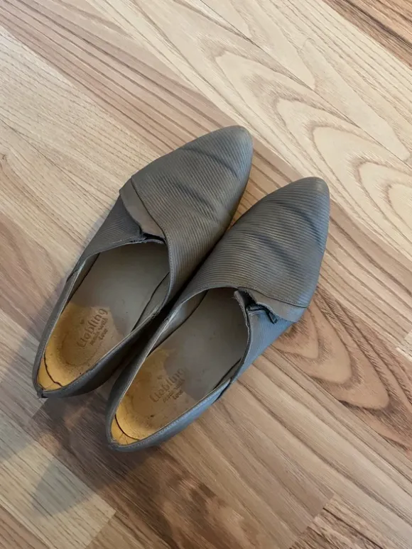 Flat grey shoes