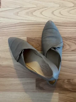 Flat grey shoes