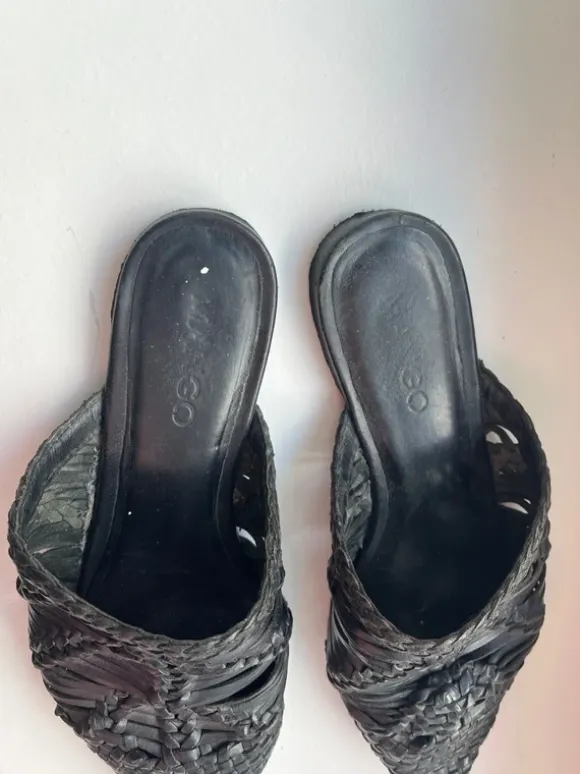 Flats Mango 37
