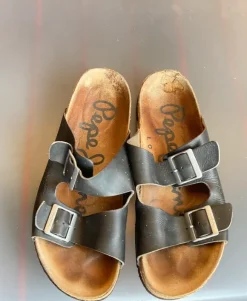 Flip flop 42