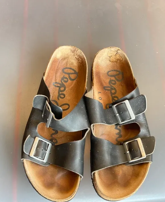 Flip flop 42