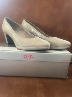 Funkelnde ara Pumps 