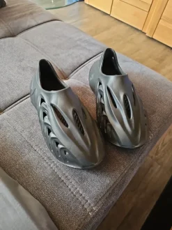 Futuristische Clogs Gr.43