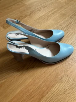 Gadea Leder-Pumps mit Slingback in Hellblau – Gr. 40