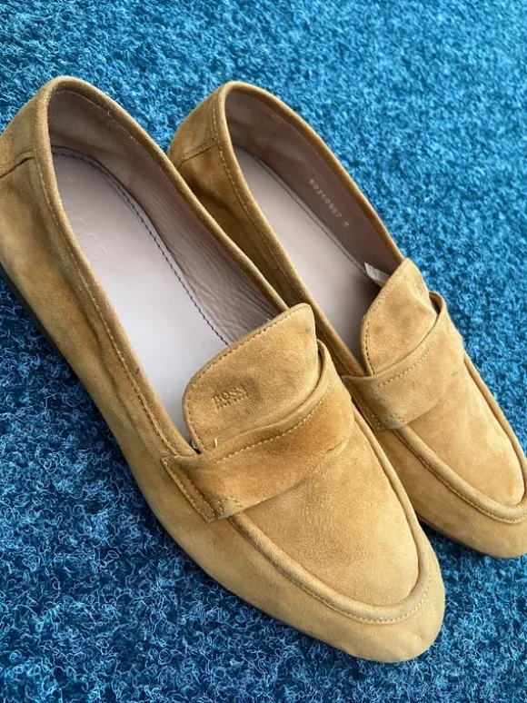 gelber Wildleder-Loafer der Marke Hugo Boss Gr42