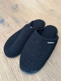 Giesswein Pantoffeln Größe 47 neu und unbenutzt