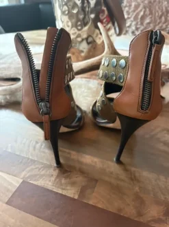 Giuseppe Zanotti High Heel studded oliv