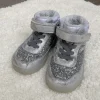 Glitzernde High-Top Sneaker in Silber/Grau