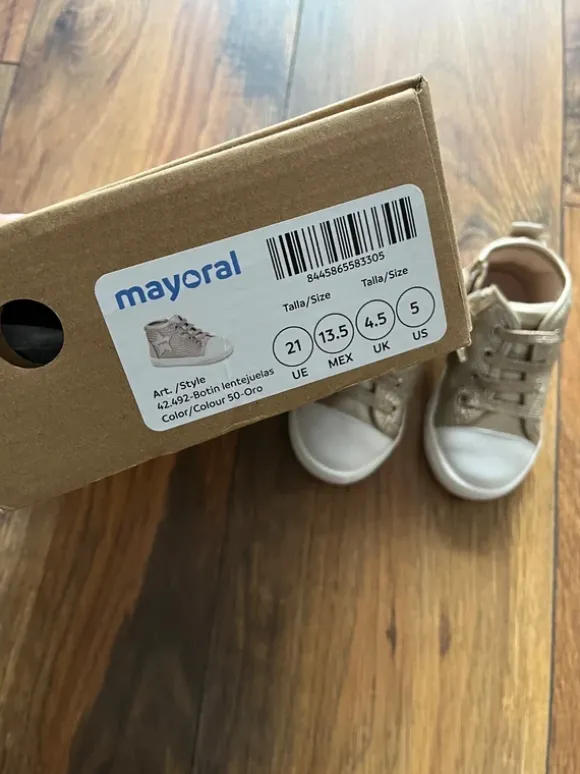Gold Shoes| Mayoral | size 21 - 22