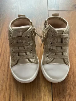 Gold Shoes| Mayoral | size 21 - 22