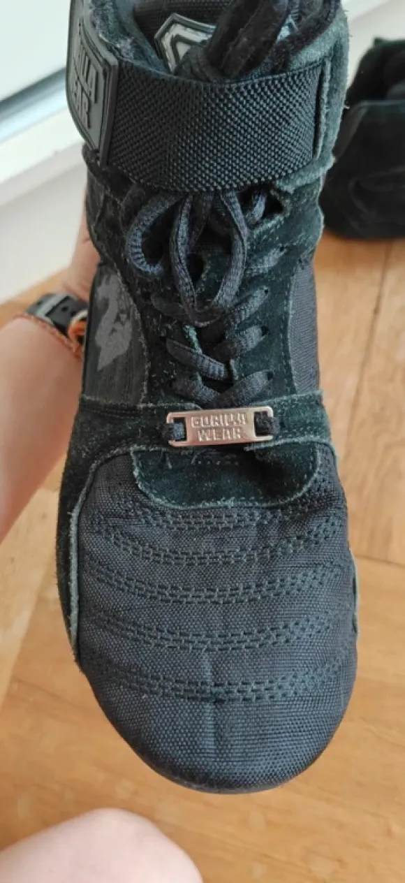 Gorilla lifting shoes