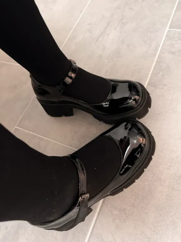 Gothic dark aesthetic cute kawaii Plattform shoes / highheels