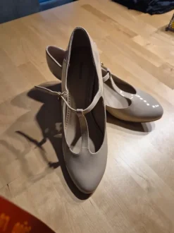 Graceland NEU Beige Spangenpumps Gr. 42